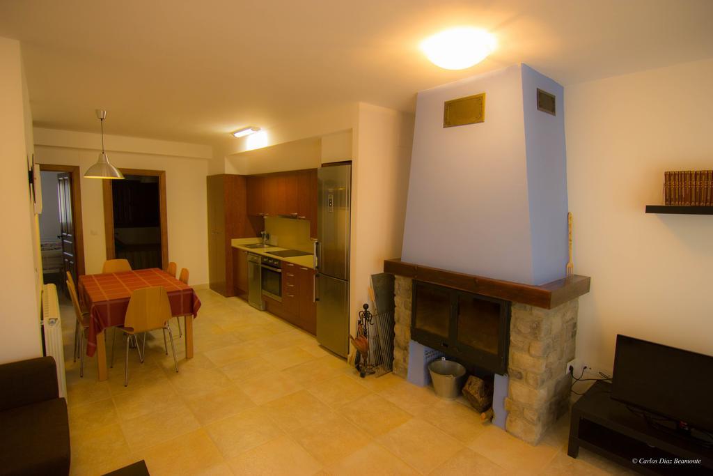 Apartamentos Turisticos Rio Gallego Fontellas  Bagian luar foto
