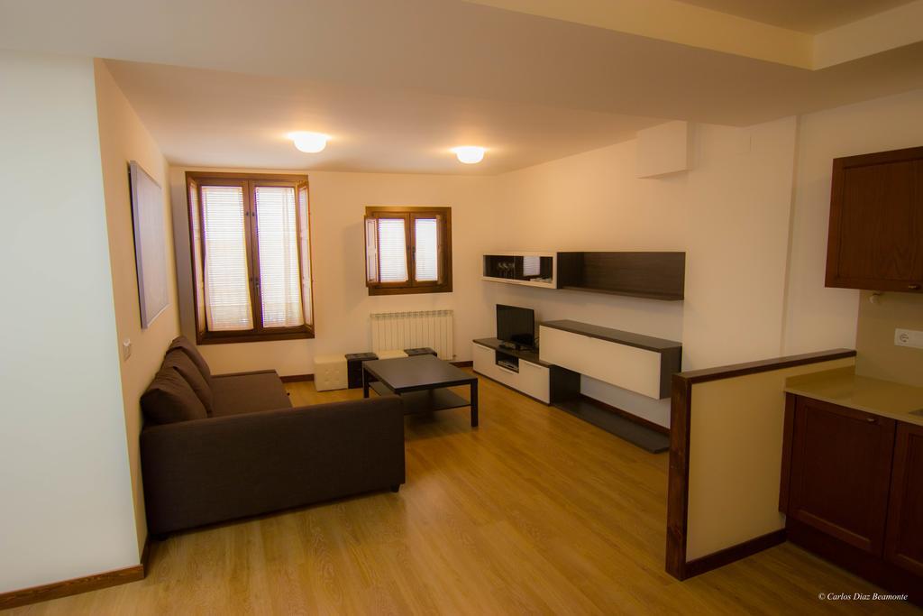 Apartamentos Turisticos Rio Gallego Fontellas  Bagian luar foto